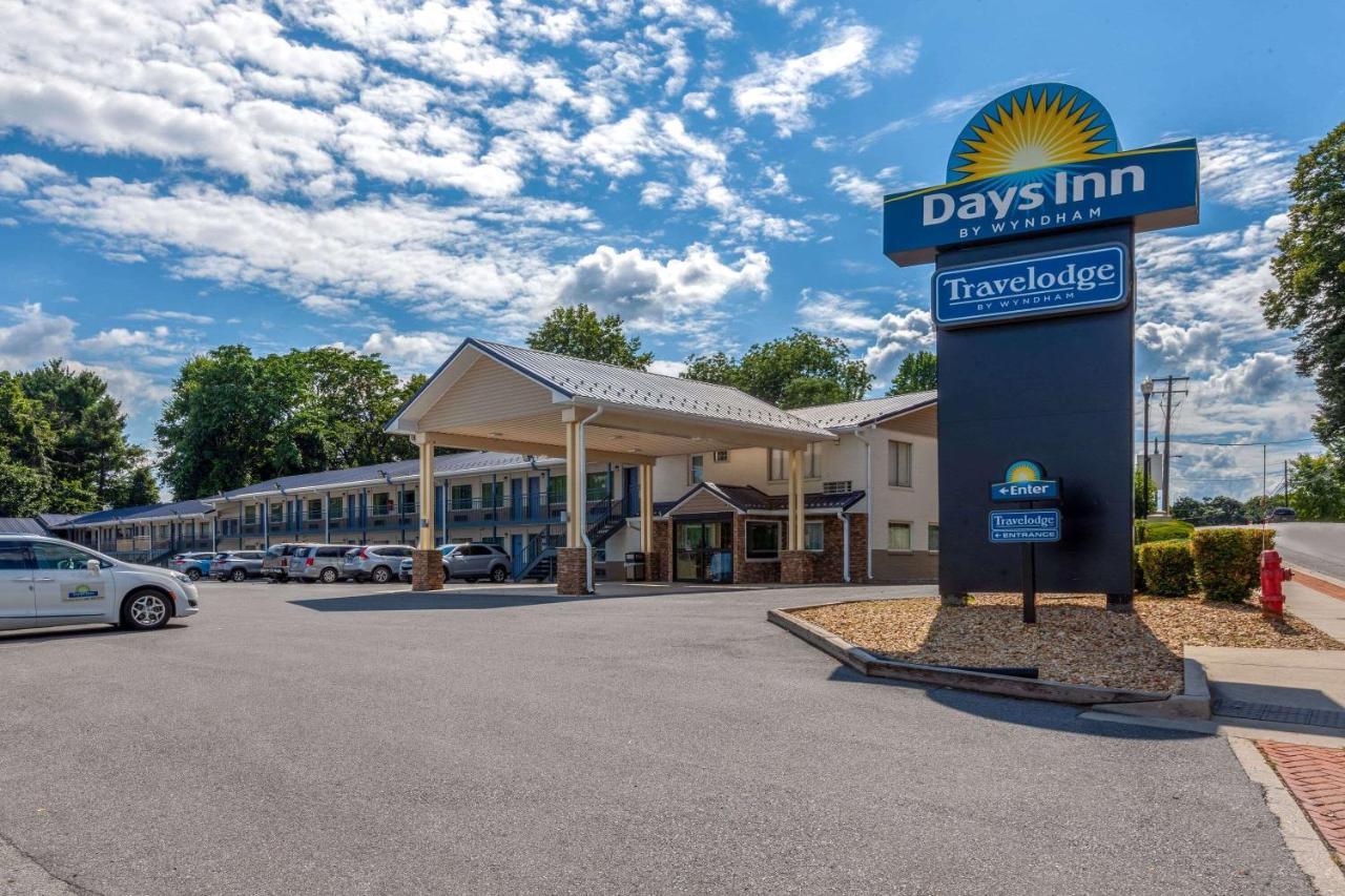 Travelodge By Wyndham Charles Town - Harpers Ferry Eksteriør billede
