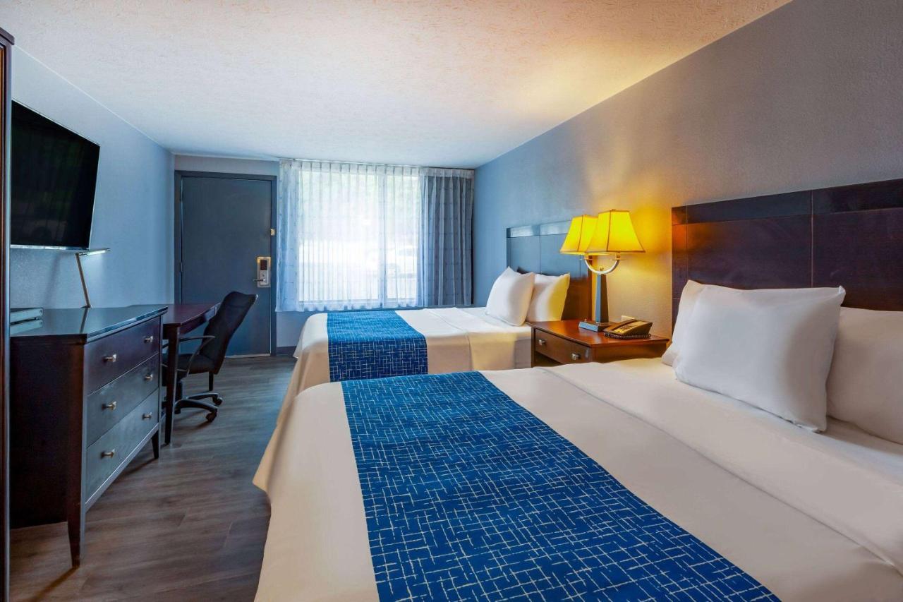 Travelodge By Wyndham Charles Town - Harpers Ferry Eksteriør billede